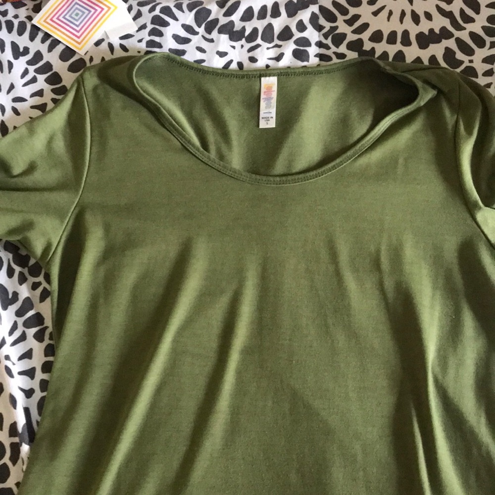 Green perfect tee